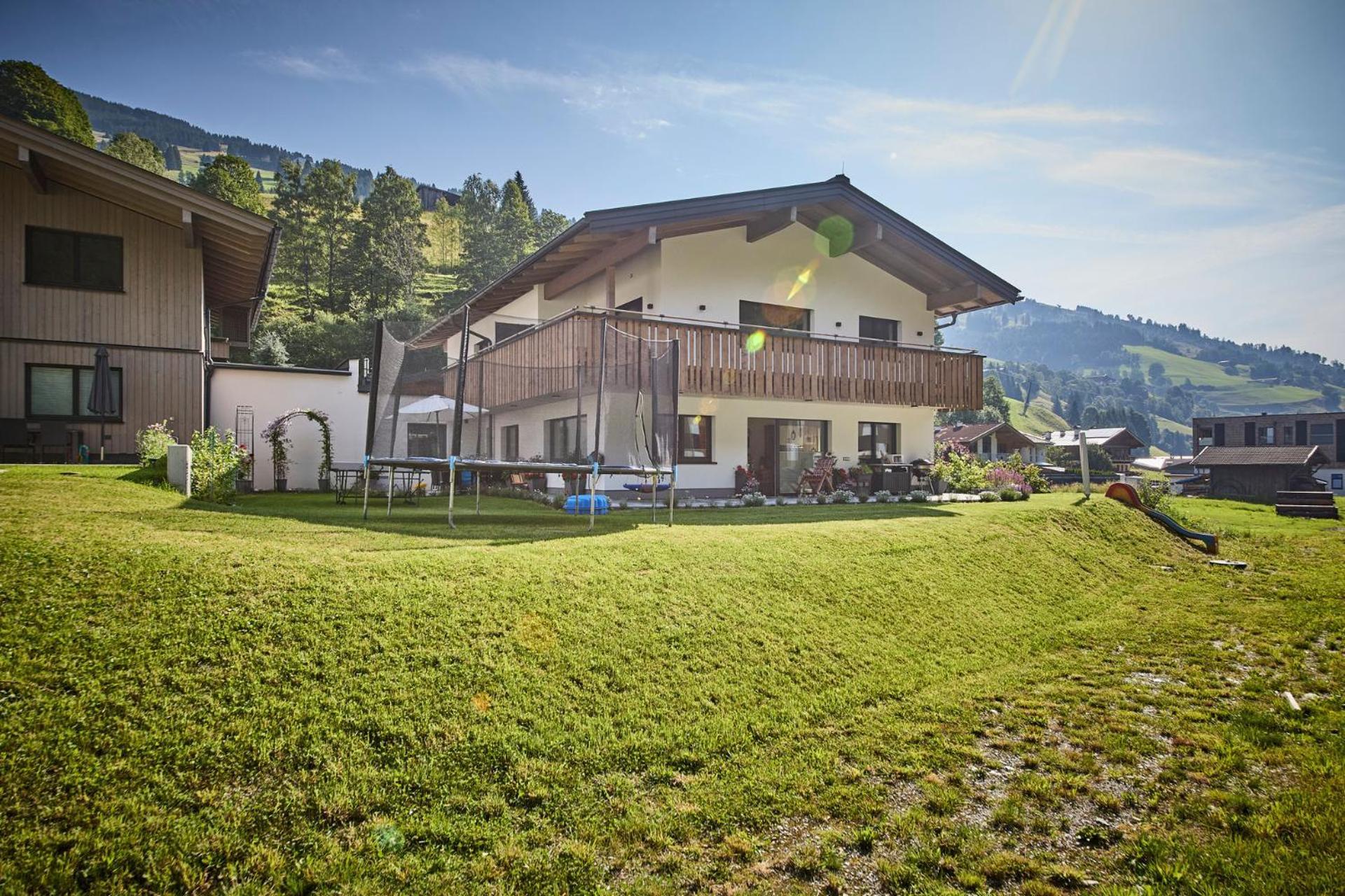 Haus Joan - Apartments Saalbach-Hinterglemm Exterior foto
